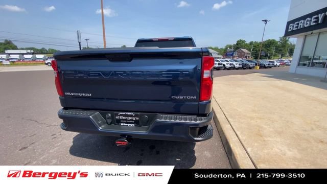 Certified 2022 Chevrolet Silverado 1500 Custom AWD/4WD image 9
