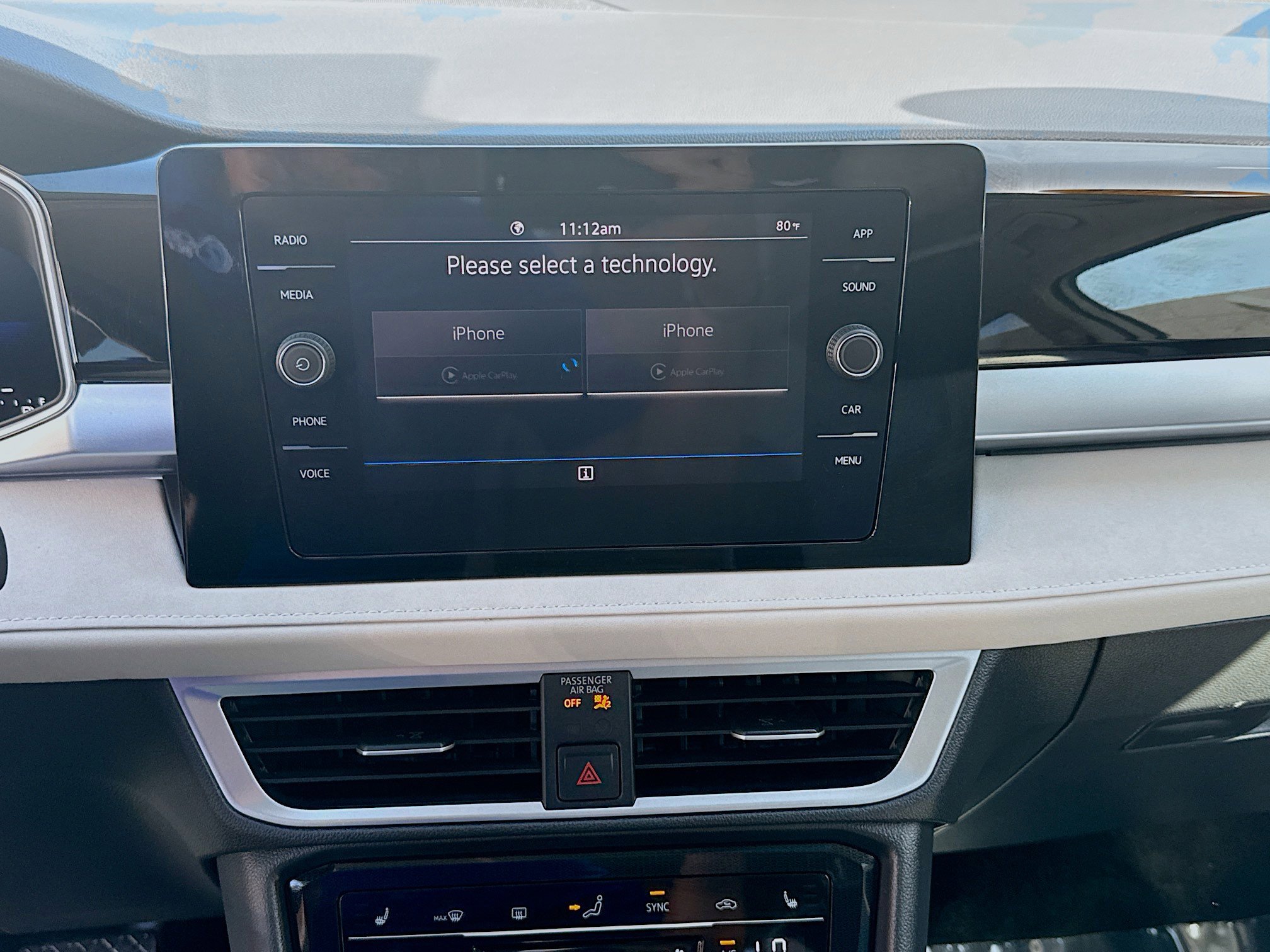 Used 2025 Volkswagen Taos SE image 12