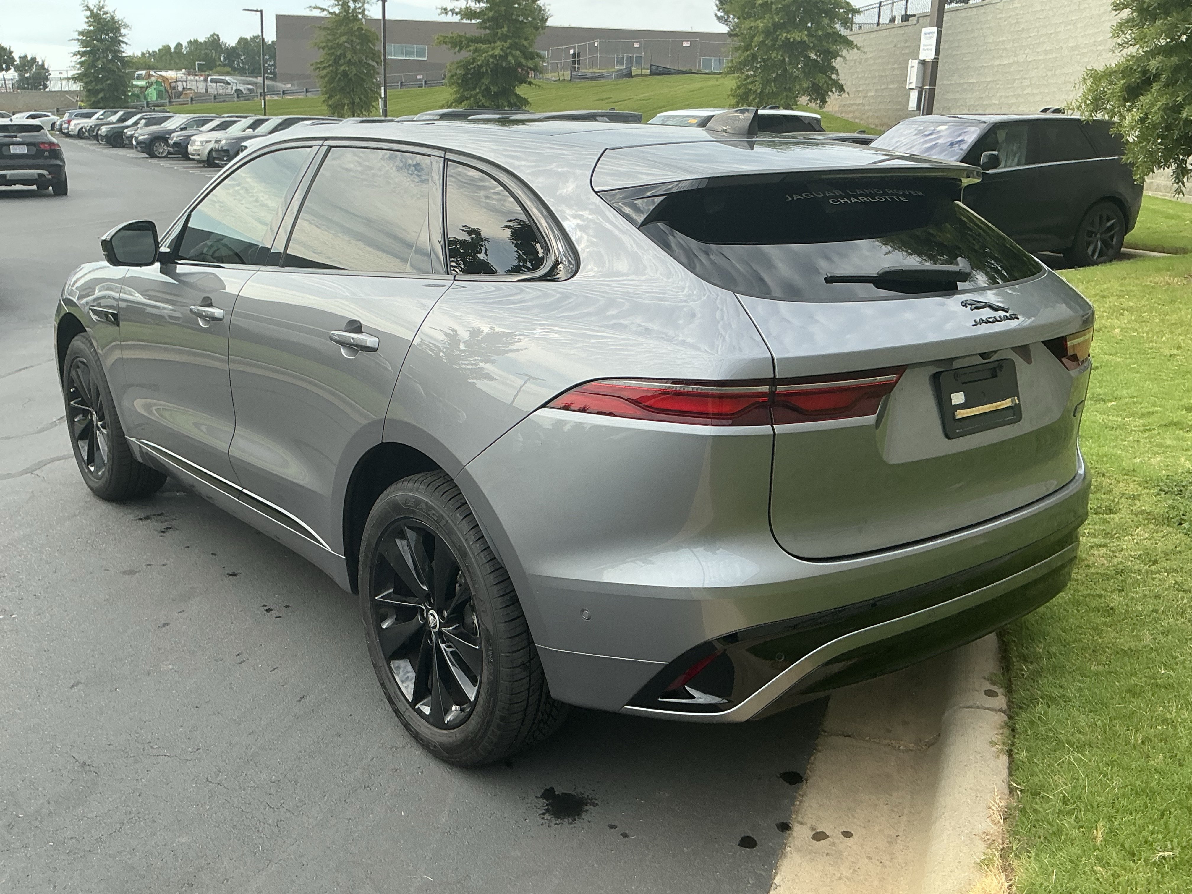 Certified 2026 Jaguar F-PACE R-Dynamic S AWD/4WD image 5