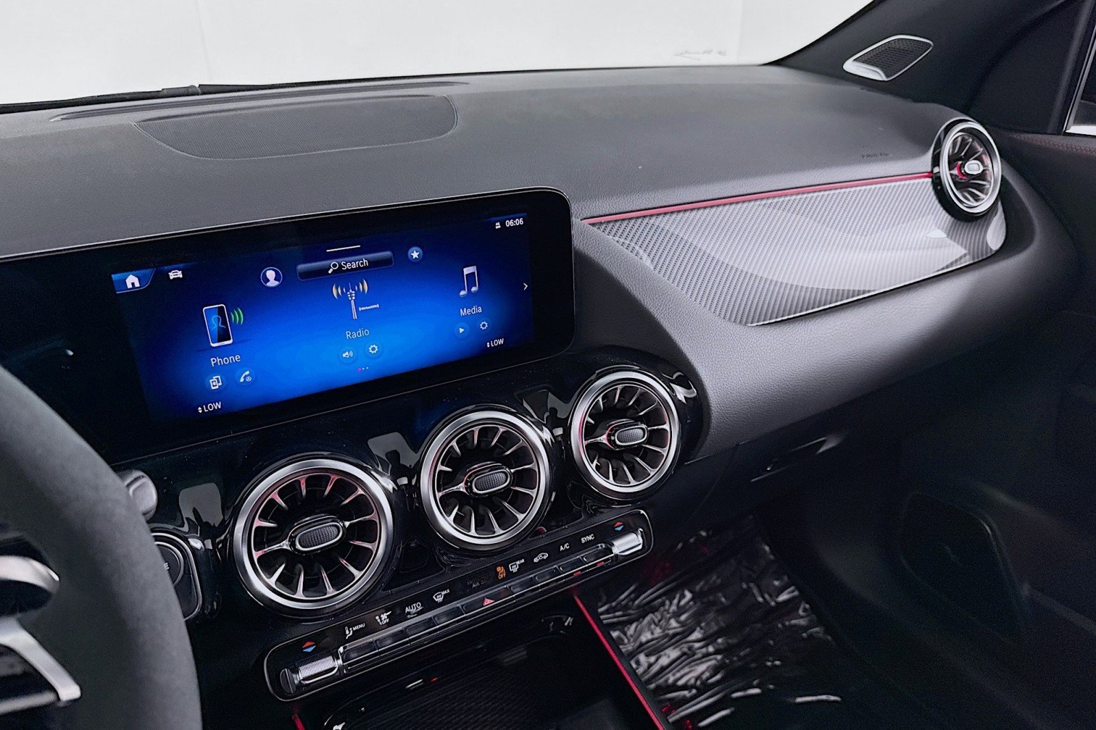 New 2026 Mercedes-Benz GLA 35 AMG 4MATIC image 19