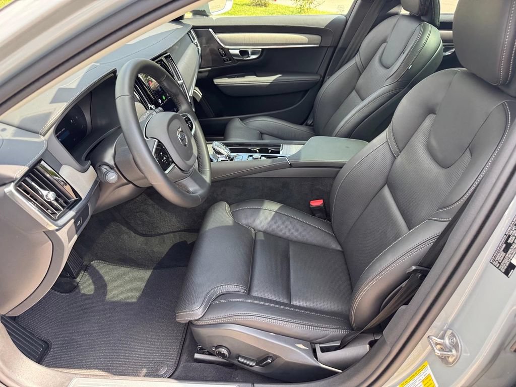 Used 2025 Volvo V90 B6 Cross Country Ultra AWD/4WD image 8
