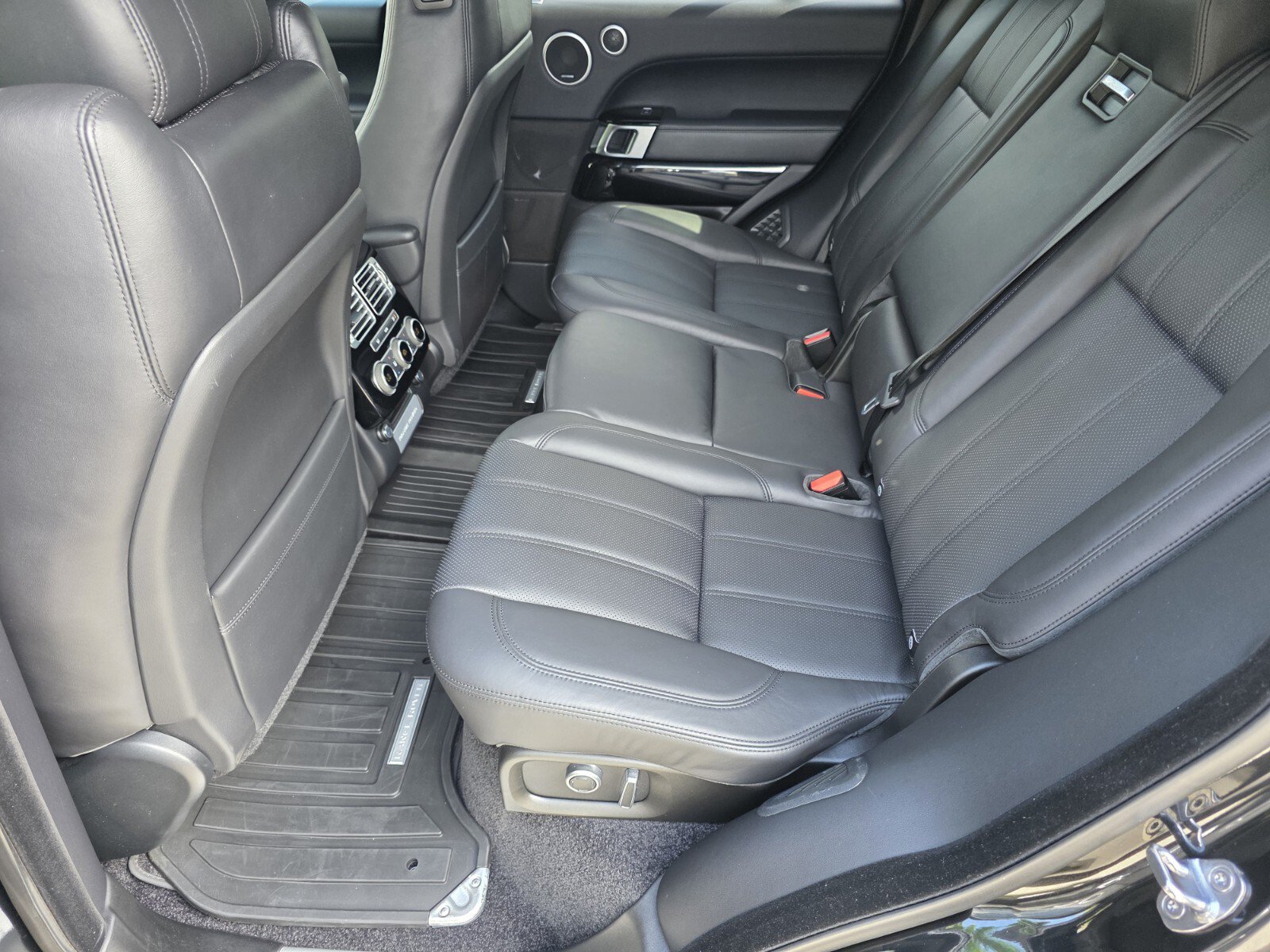 Used 2017 Land Rover Range Rover Supercharged AWD/4WD image 13