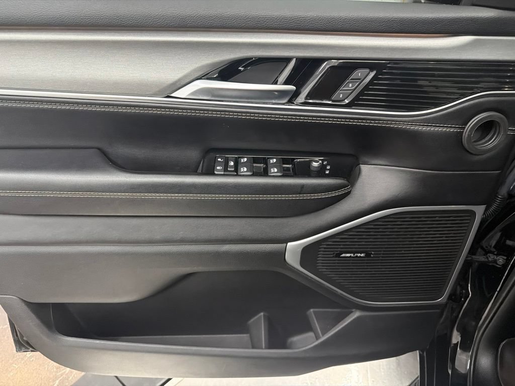 Used 2023 Jeep Wagoneer Series II AWD/4WD image 18