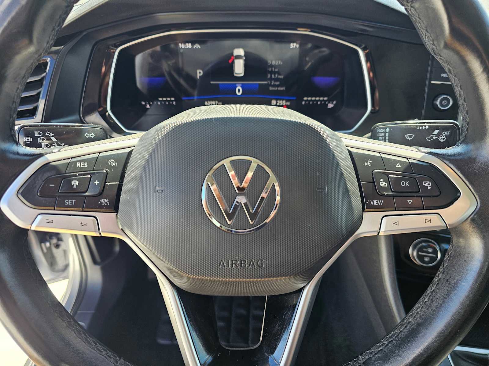 Used 2024 Volkswagen Jetta SE FWD image 22