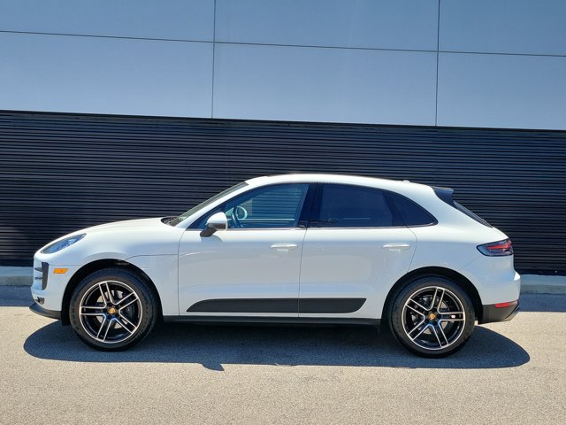 Certified 2020 Porsche Macan AWD/4WD image 2