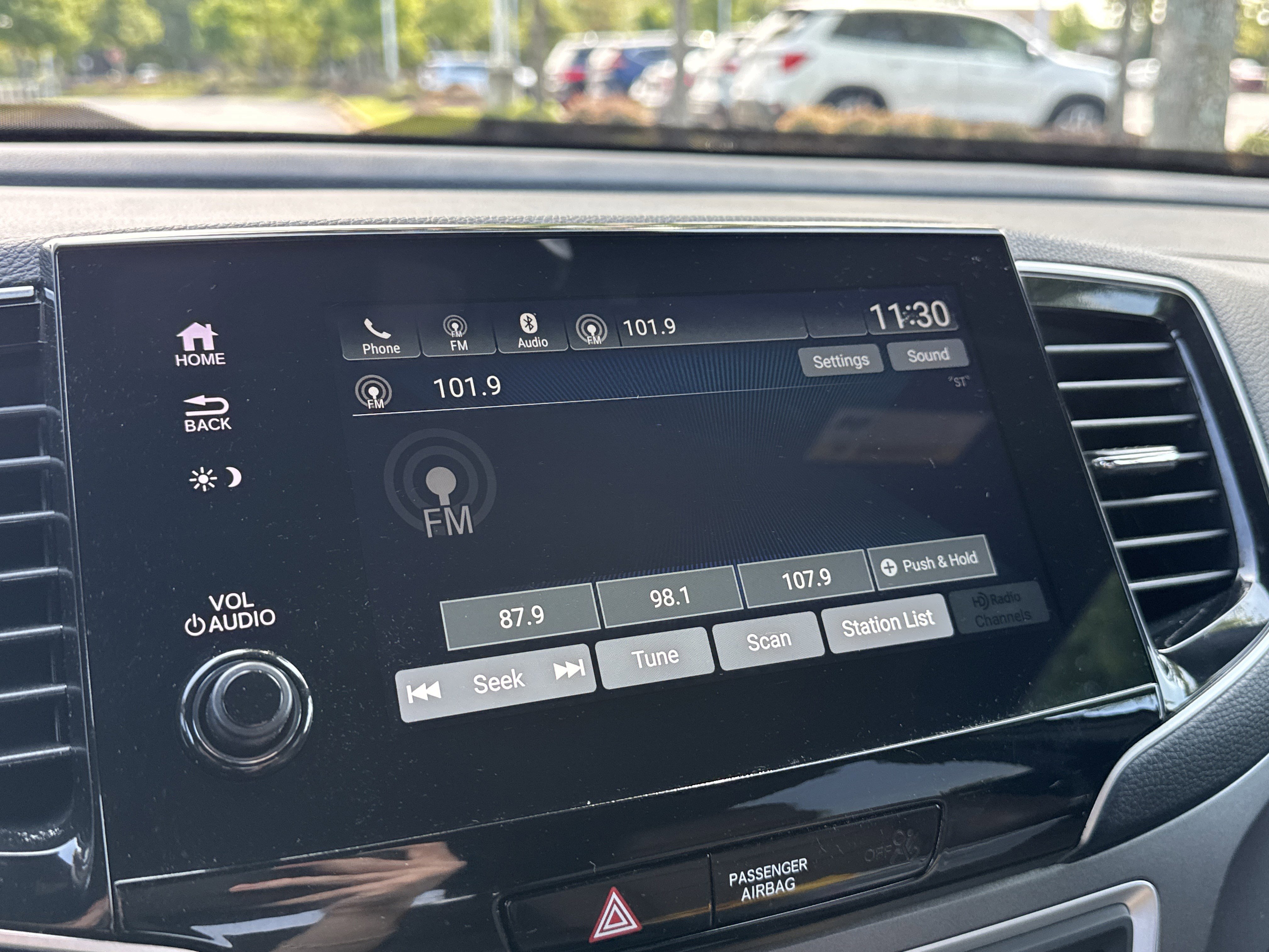 Used 2025 Honda Passport EX-L image 13