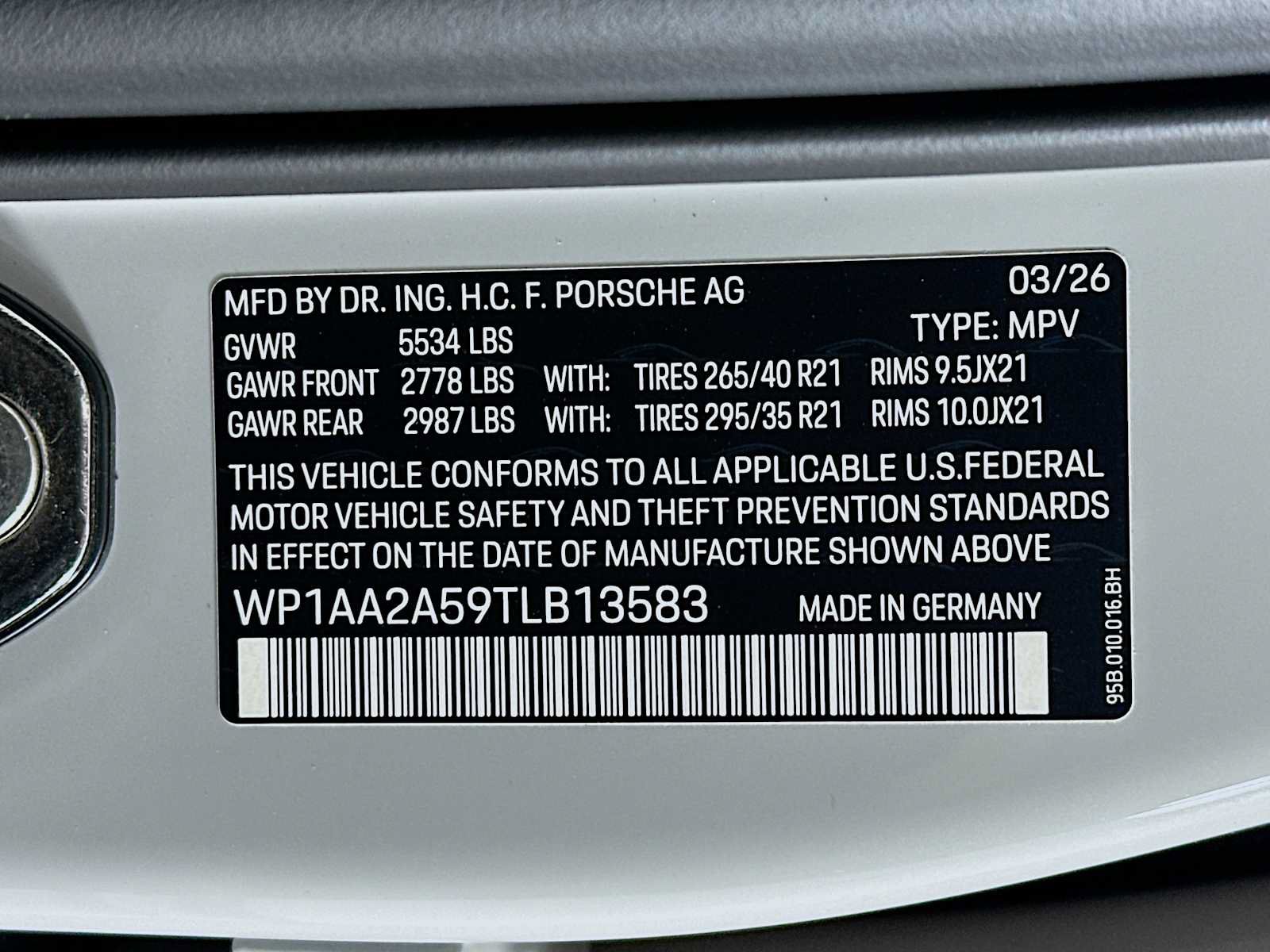 New 2026 Porsche Macan AWD/4WD image 33