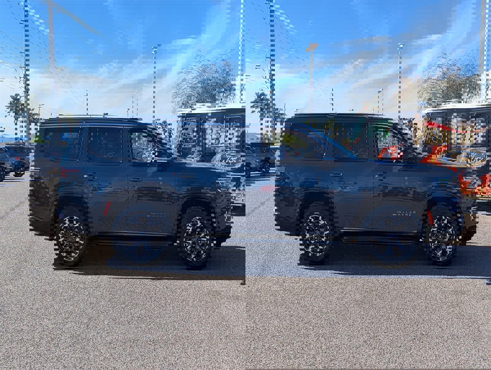 Used 2023 Jeep Wagoneer Series III w/ Preferred Equipment Group image 7