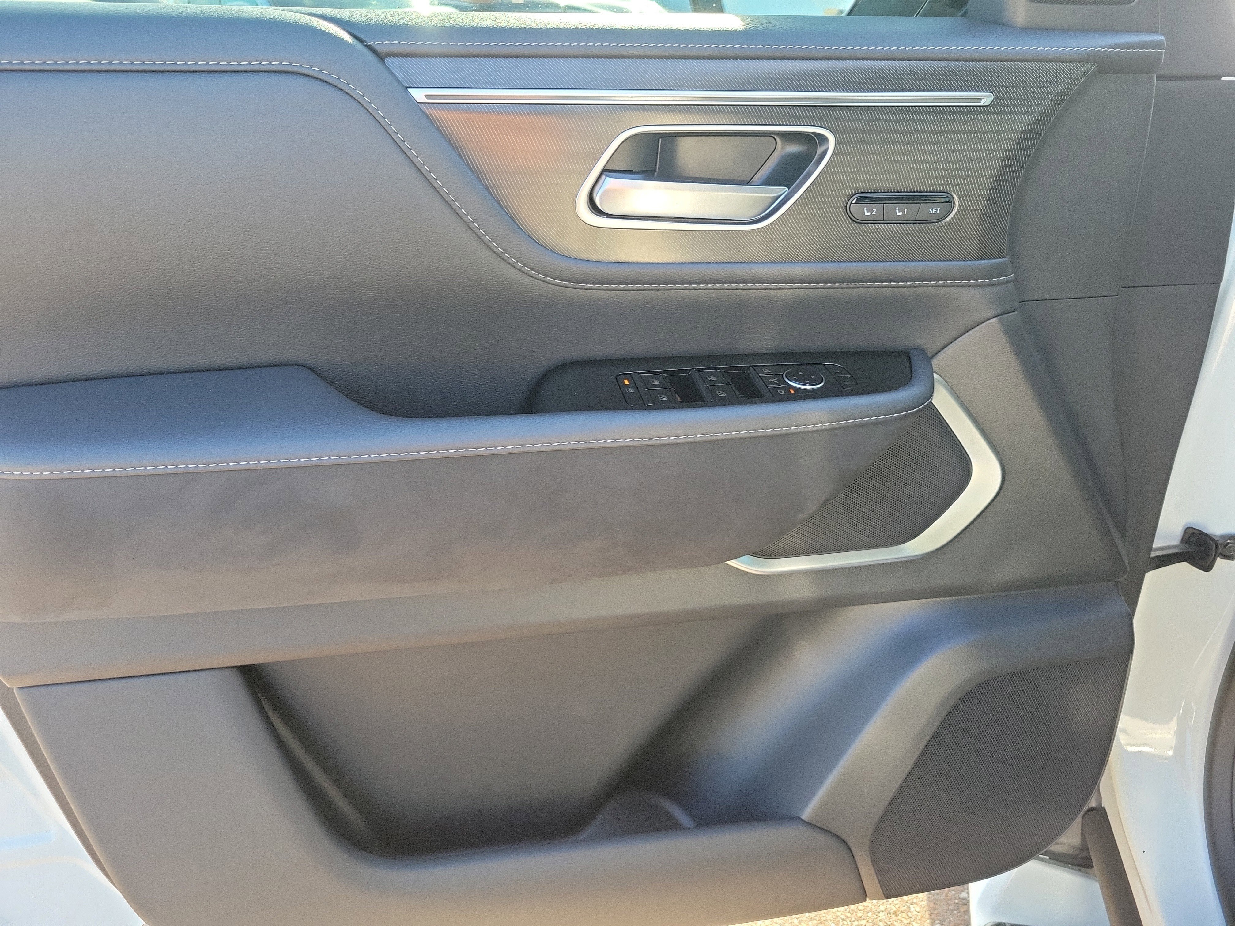 New 2026 INFINITI QX80 Luxe image 15