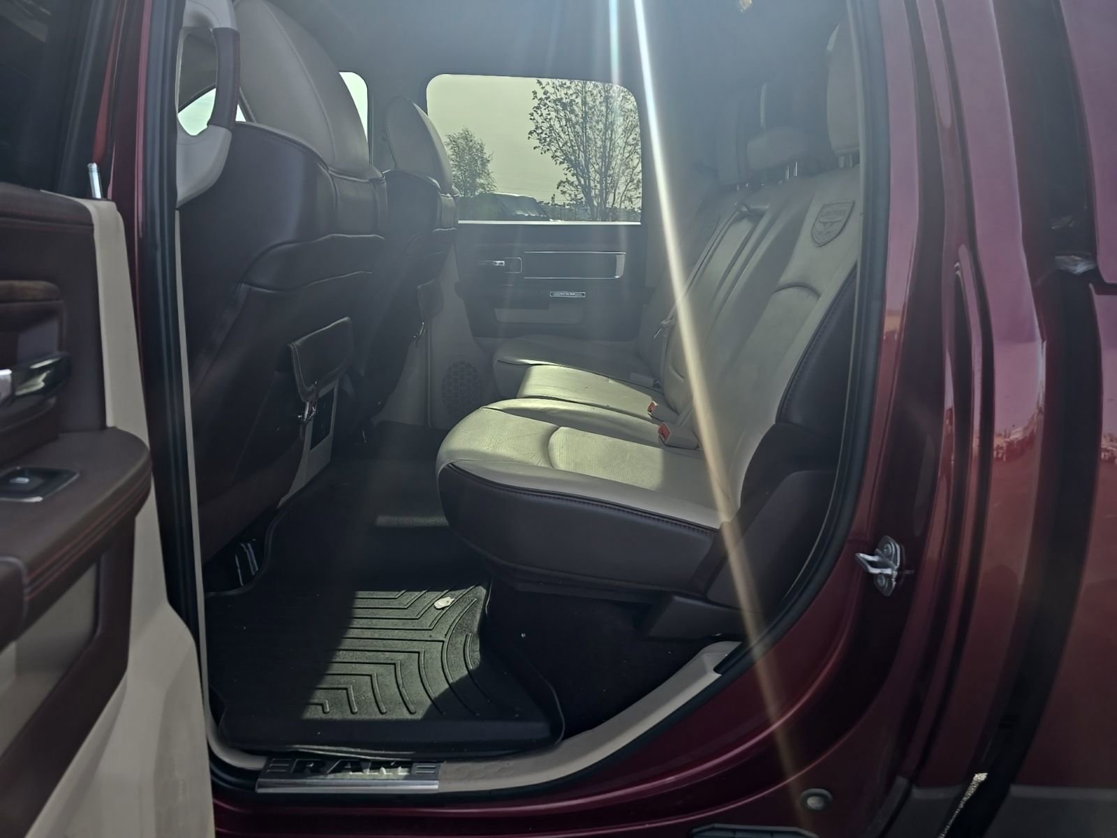 Used 2018 RAM 3500 Laramie Longhorn w/ Longhorn Southfork Package AWD/4WD image 17