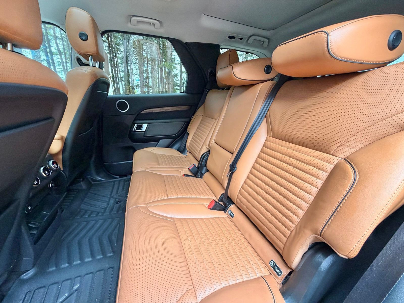 Used 2018 Land Rover Discovery HSE AWD/4WD image 14