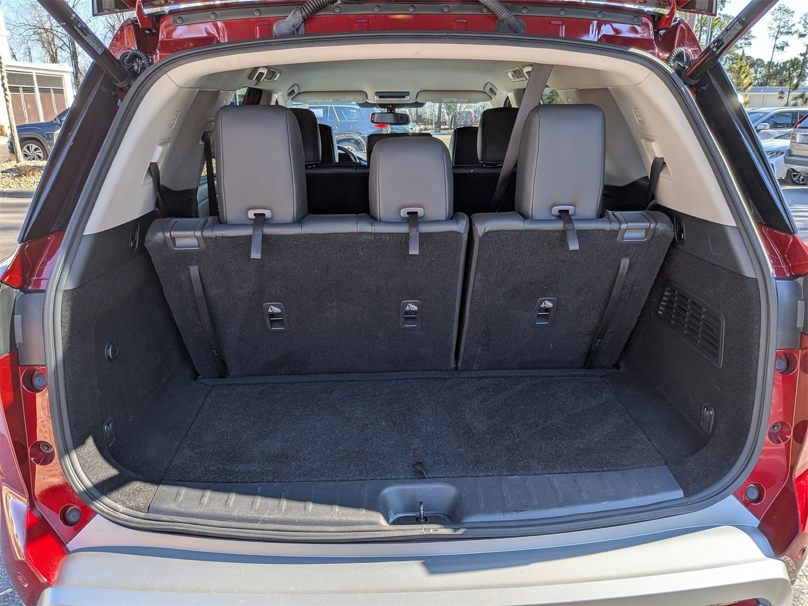 Used 2022 Nissan Pathfinder SL w/ SL Black Package image 39