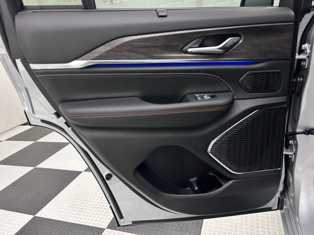 New 2025 Jeep Grand Cherokee Overland w/ Adv Protech Group III image 19