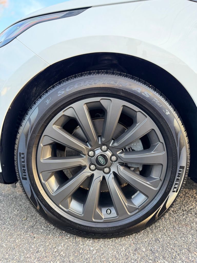Used 2019 Land Rover Range Rover Velar R-Dynamic SE AWD/4WD image 21