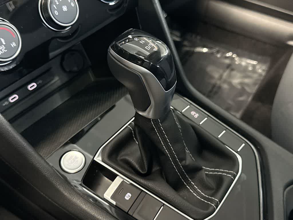 Certified 2024 Volkswagen Taos S FWD image 20