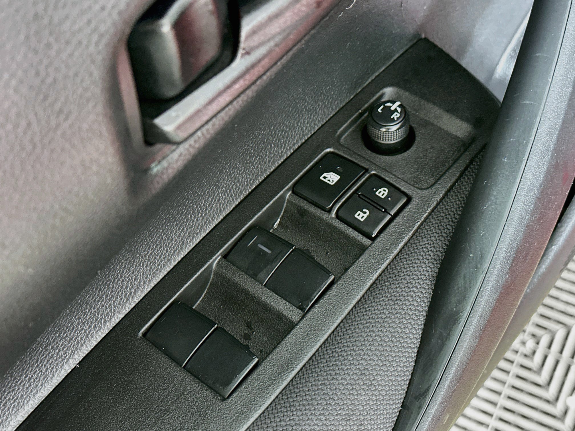 Certified 2022 Toyota Corolla LE w/ Carpet Mat Package (TMS) FWD image 17