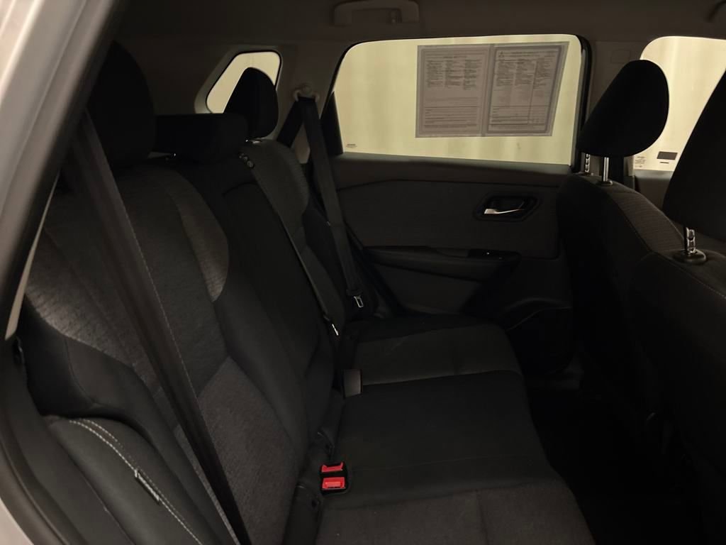 Used 2023 Nissan Rogue SV image 20