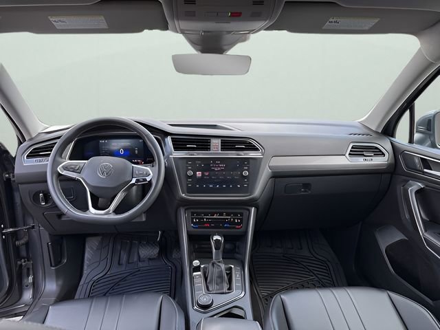 Used 2022 Volkswagen Tiguan SE image 16