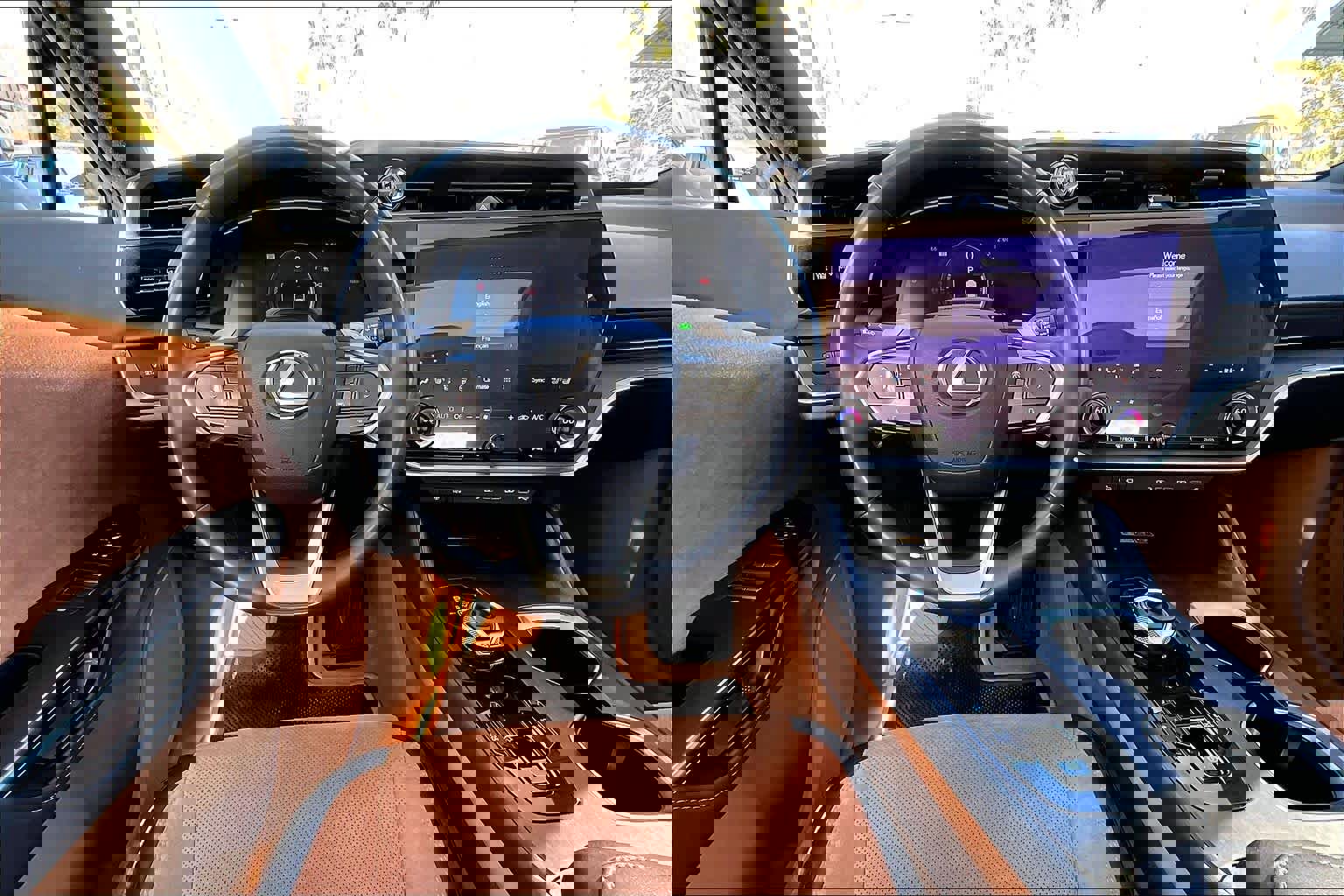 Used 2023 Lexus RZ 450e Premium image 5