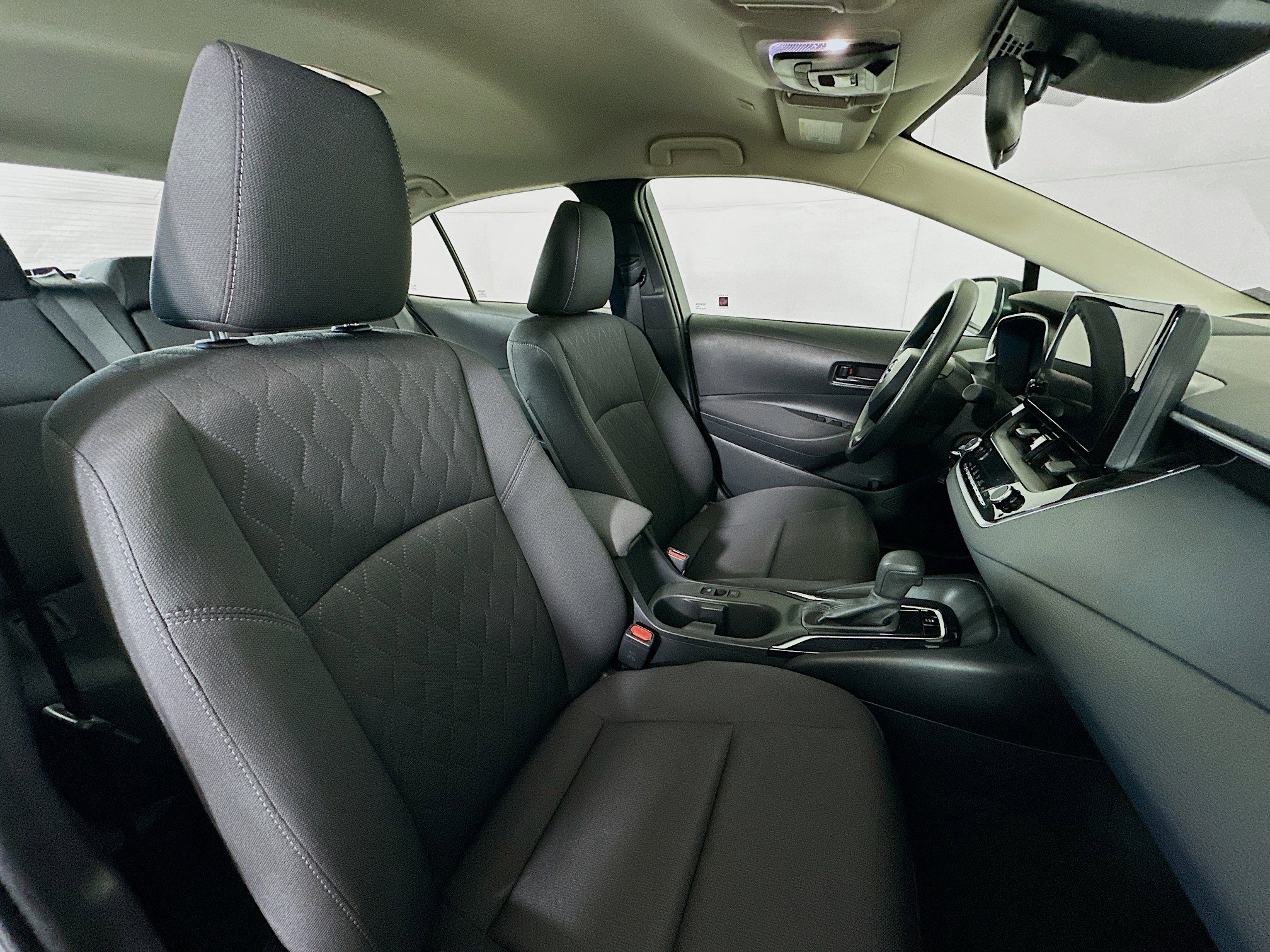 Used 2024 Toyota Corolla LE image 29