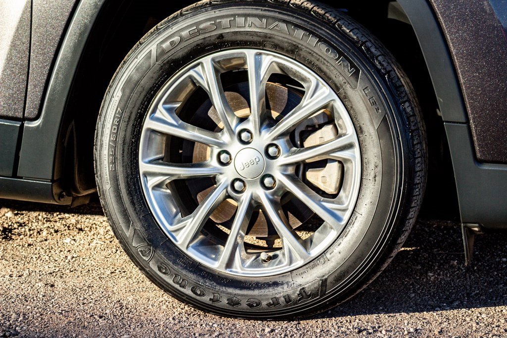 Used 2019 Jeep Cherokee Latitude Plus image 10