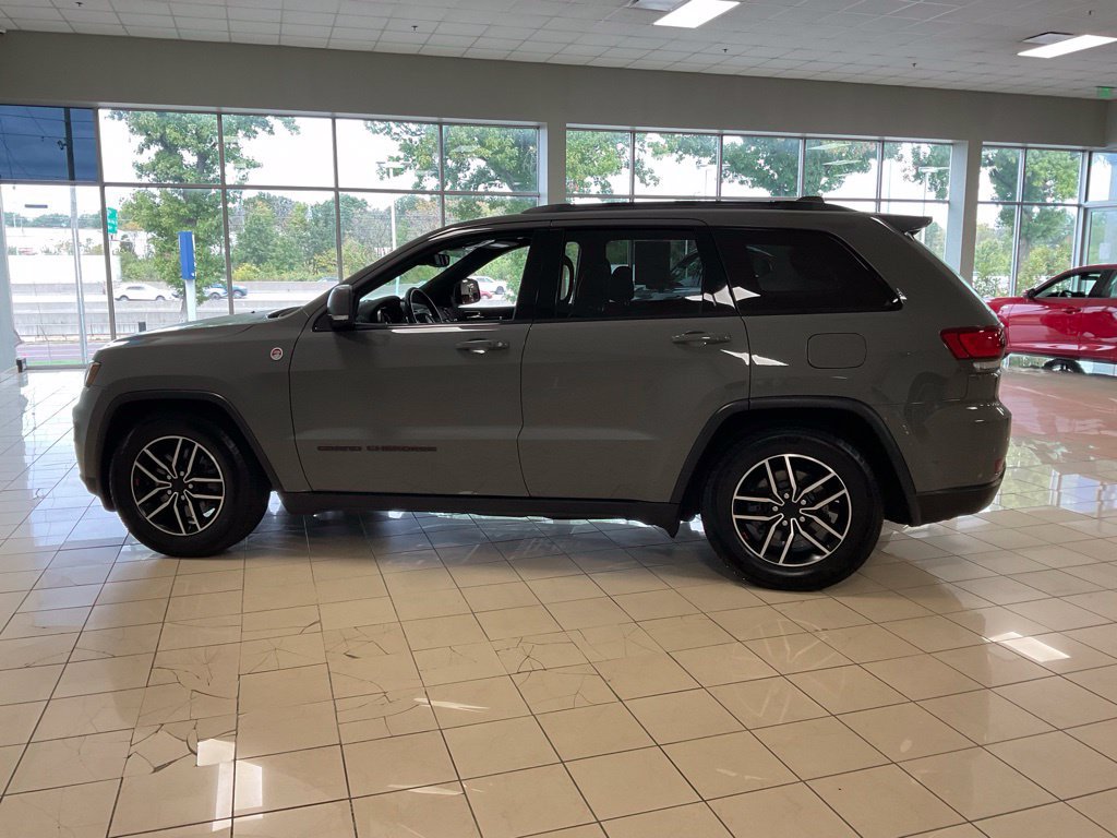 Used 2021 Jeep Grand Cherokee Trailhawk w/ Trailhawk Luxury Group AWD/4WD image 5