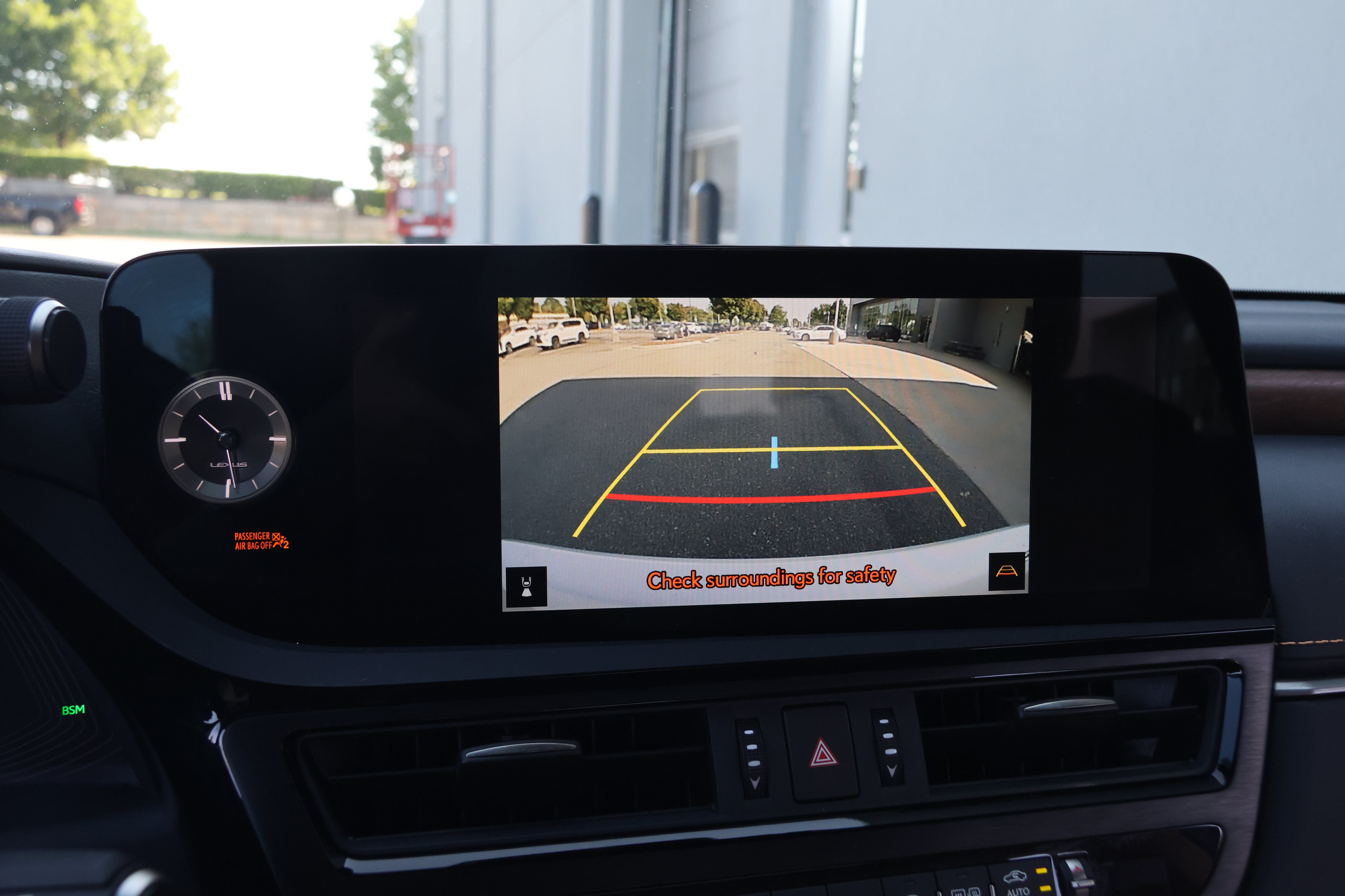 Certified 2025 Lexus ES 300h w/ Premium Package FWD image 23