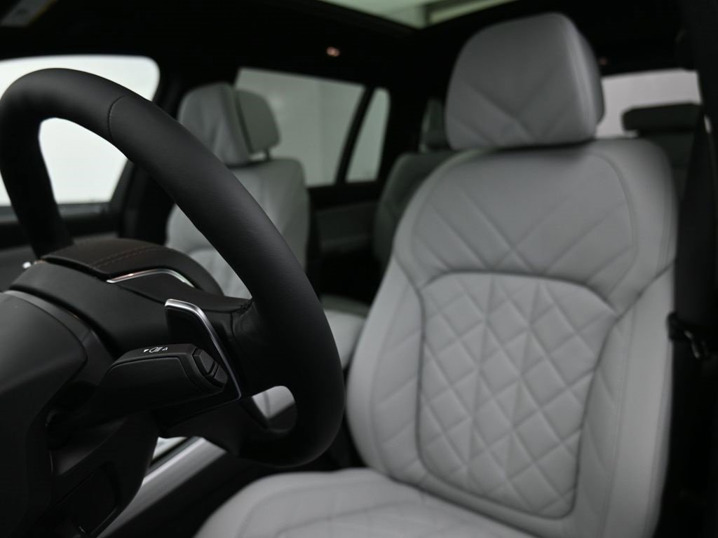 New 2026 BMW X7 xDrive40i image 13