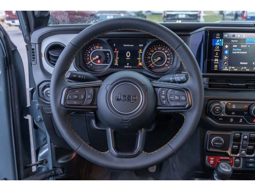 Used 2024 Jeep Gladiator Sport image 21