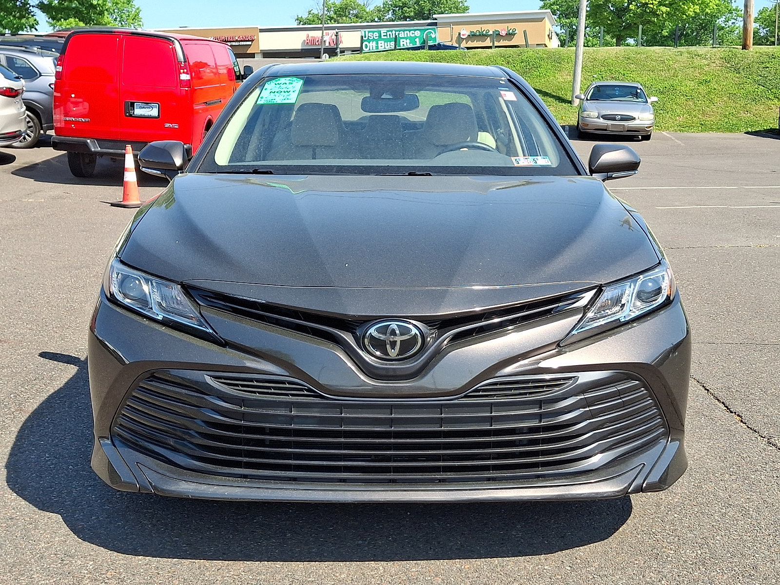 Used 2018 Toyota Camry LE w/ Convenience Package FWD image 2
