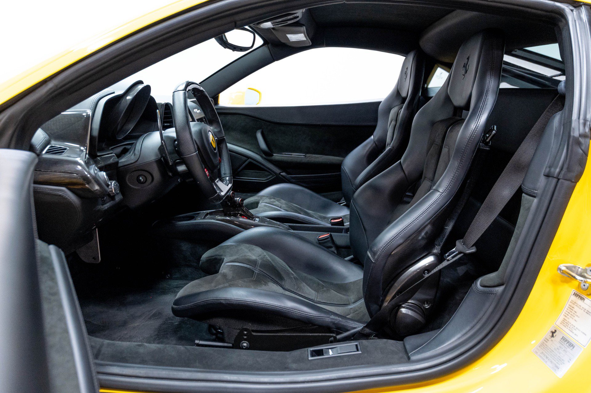Used 2010 Ferrari 458 Italia Coupe RWD image 6