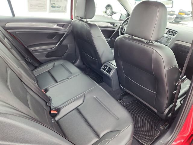 Used 2017 Volkswagen Golf Alltrack S image 27