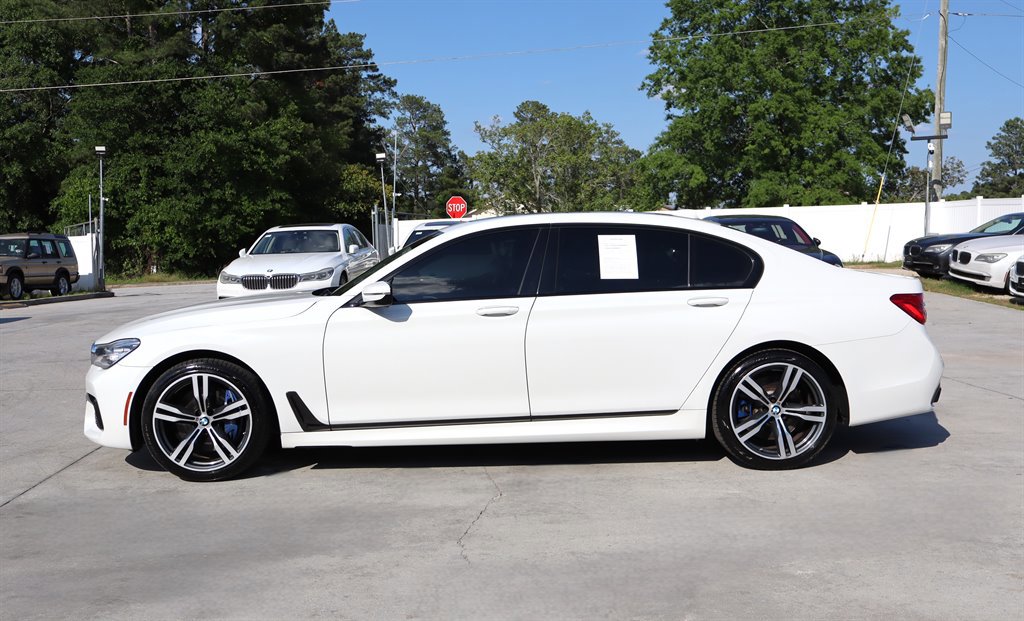Used 2018 BMW 750i RWD image 4