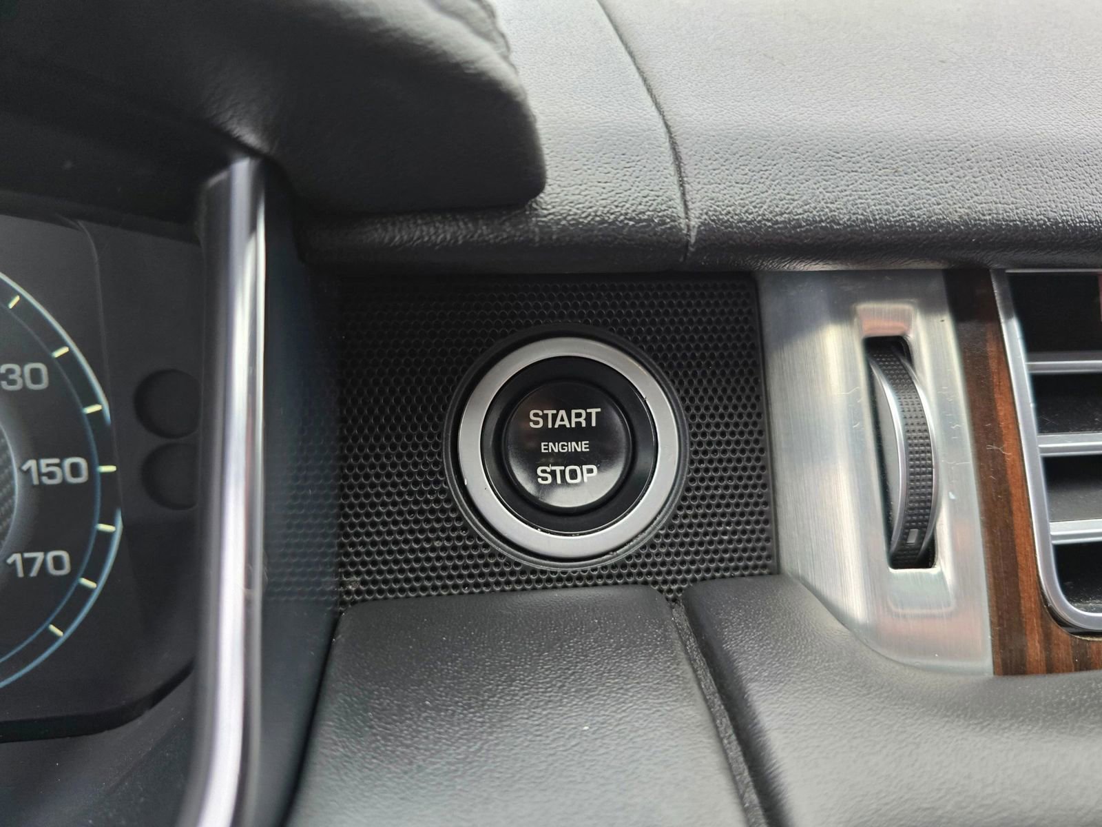 Used 2016 Land Rover Range Rover Supercharged image 25