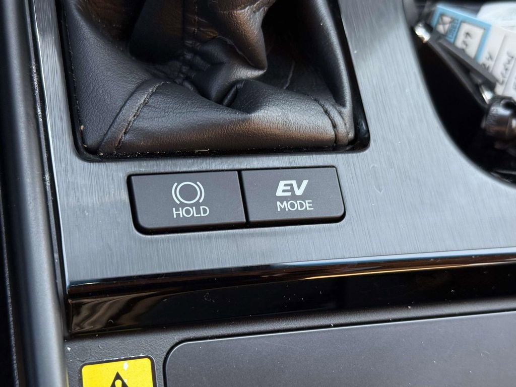 Used 2024 Lexus ES 300h Ultra Luxury image 24