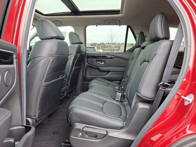 Certified 2025 Honda Pilot Touring image 10