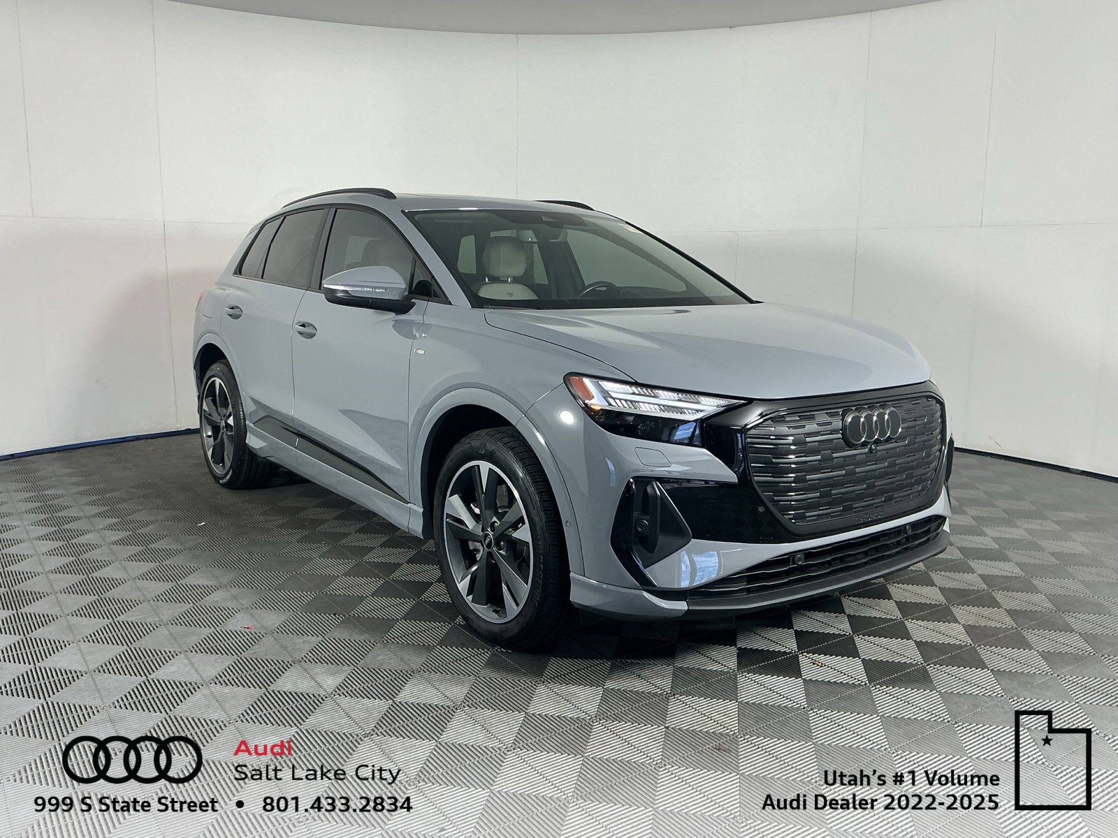 Used 2024 Audi Q4 e-tron Prestige AWD/4WD image 1