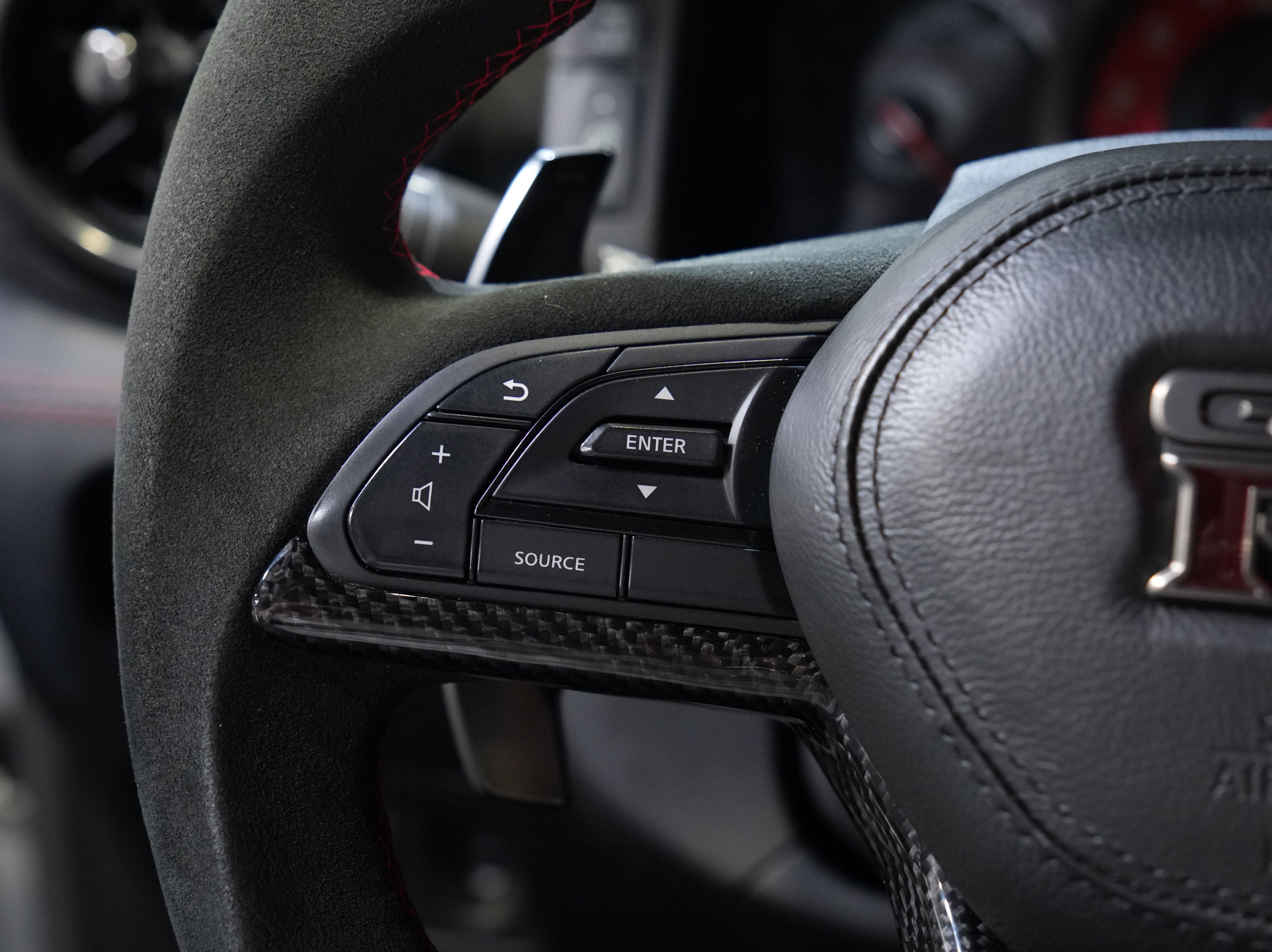 Used 2017 Nissan GT-R NISMO AWD/4WD image 36