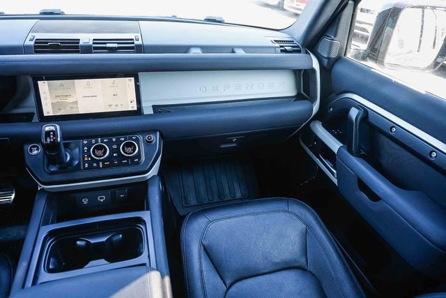 Used 2023 Land Rover Defender 110 SE AWD/4WD image 18