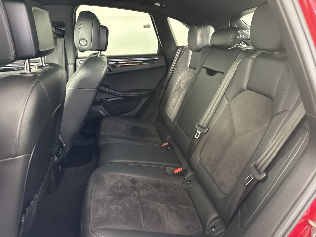 Used 2019 Porsche Macan AWD/4WD image 22