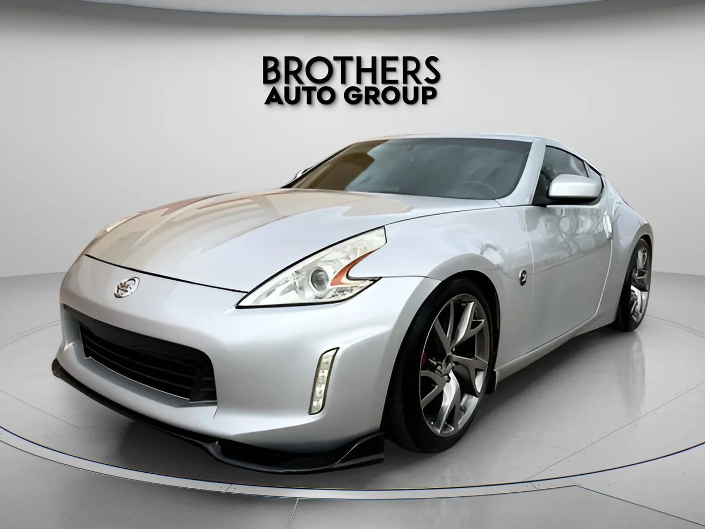 Used 2014 Nissan 370Z Coupe w/ Sport Package RWD image 9