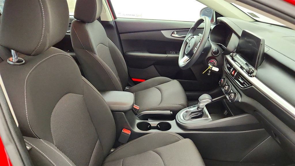 Used 2021 Kia Forte LXS FWD image 22