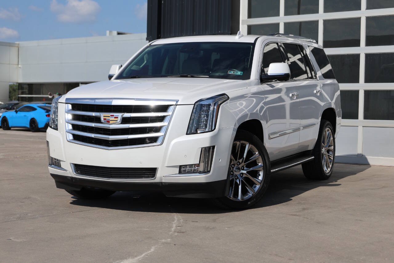Used 2020 Cadillac Escalade Luxury AWD/4WD image 3