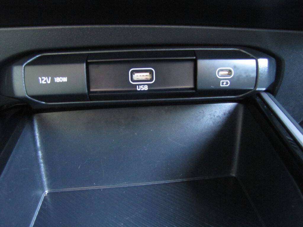 Used 2024 Kia Niro LX FWD image 36