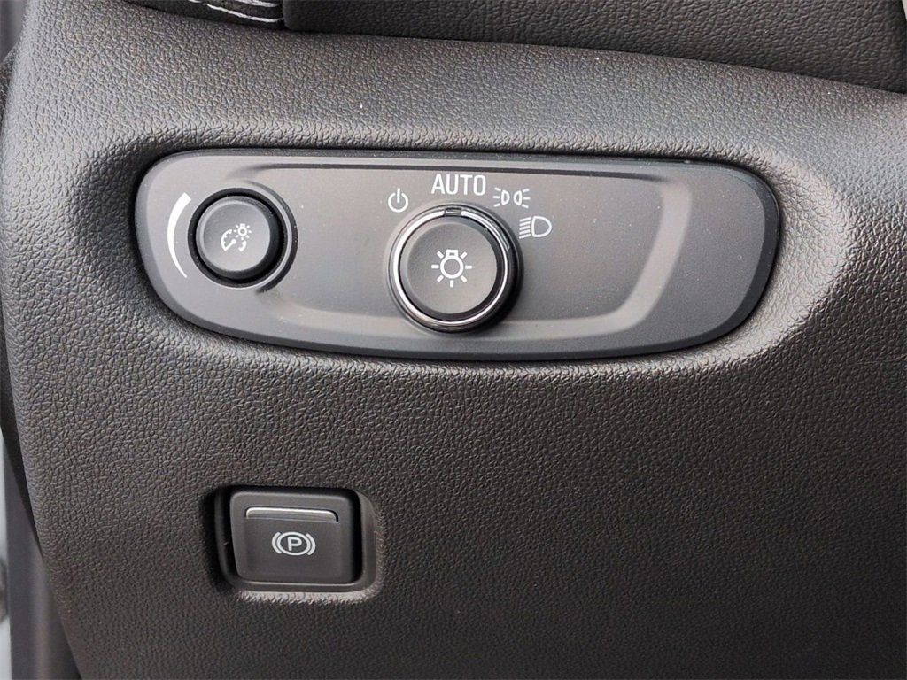 Certified 2025 Chevrolet Blazer LT w/ Driver Confidence Package image 18