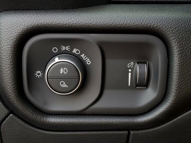 New 2026 RAM 1500 Classic Warlock image 37