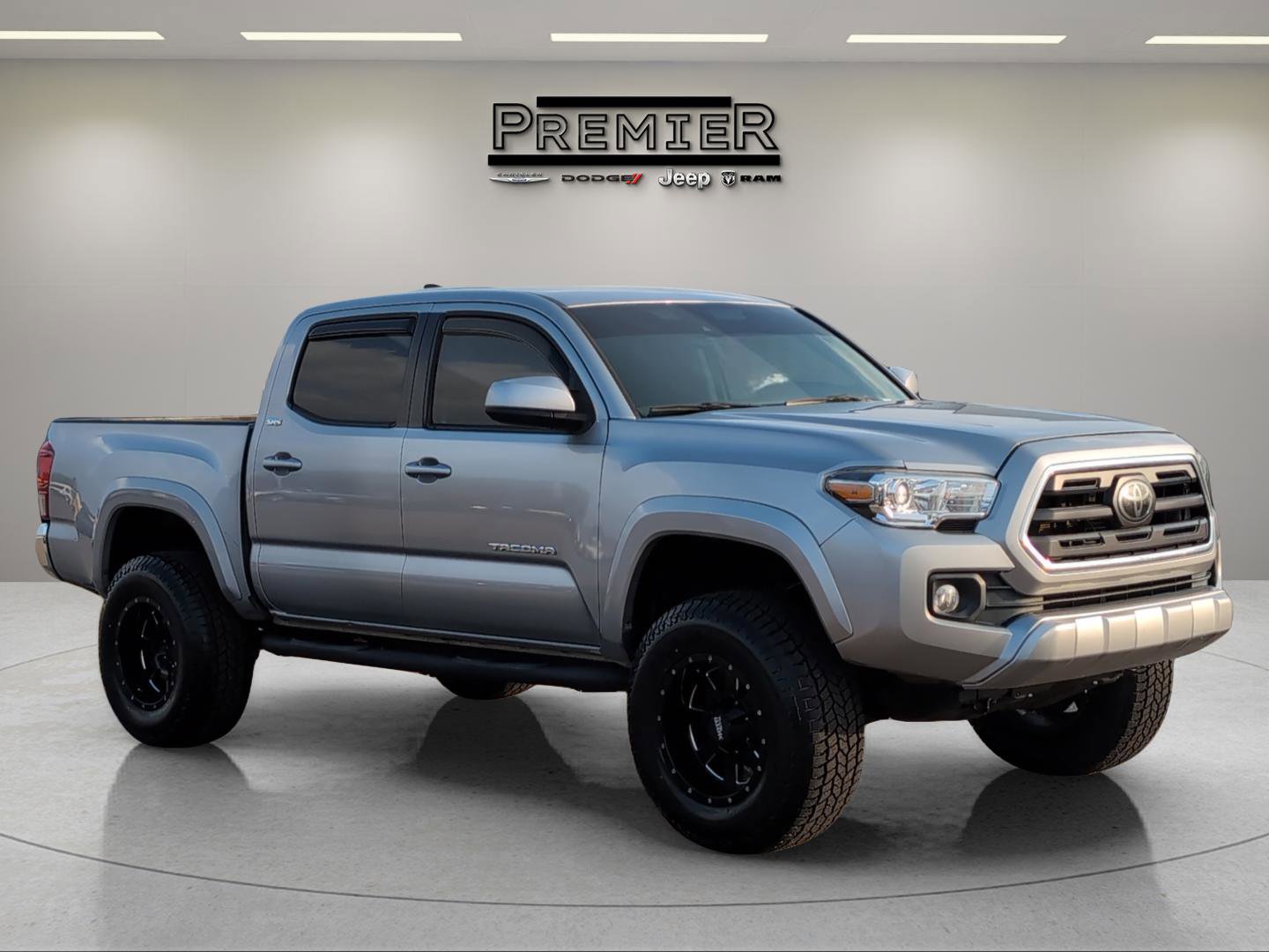 Used 2019 Toyota Tacoma SR5 image 3