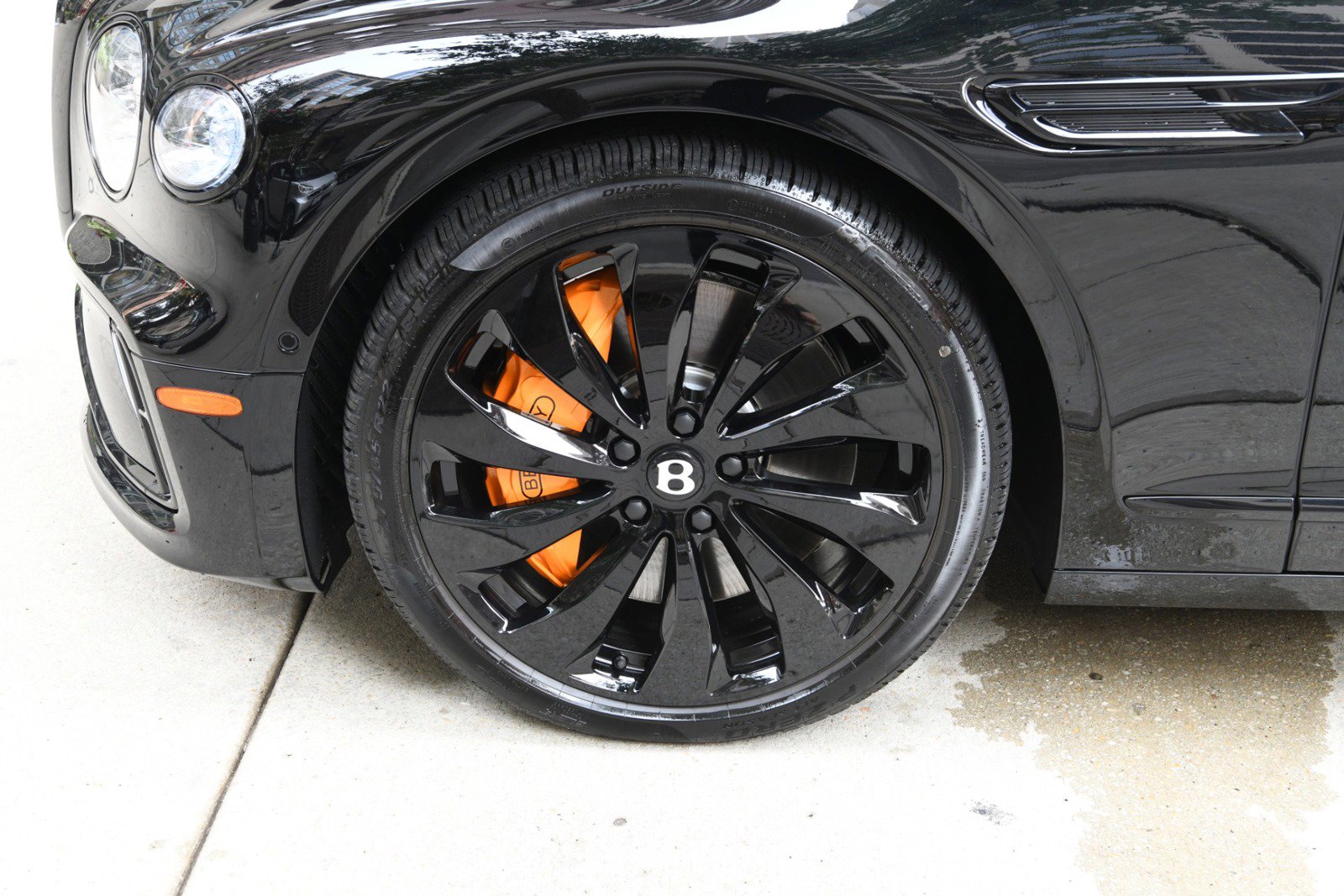 New 2025 Bentley Flying Spur Plug-In Hybrid image 23