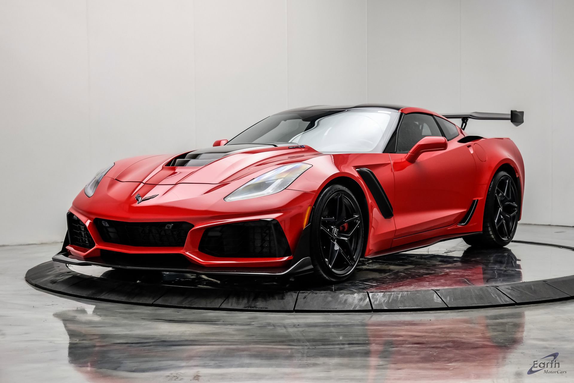 Used 2019 Chevrolet Corvette ZR1 RWD image 8