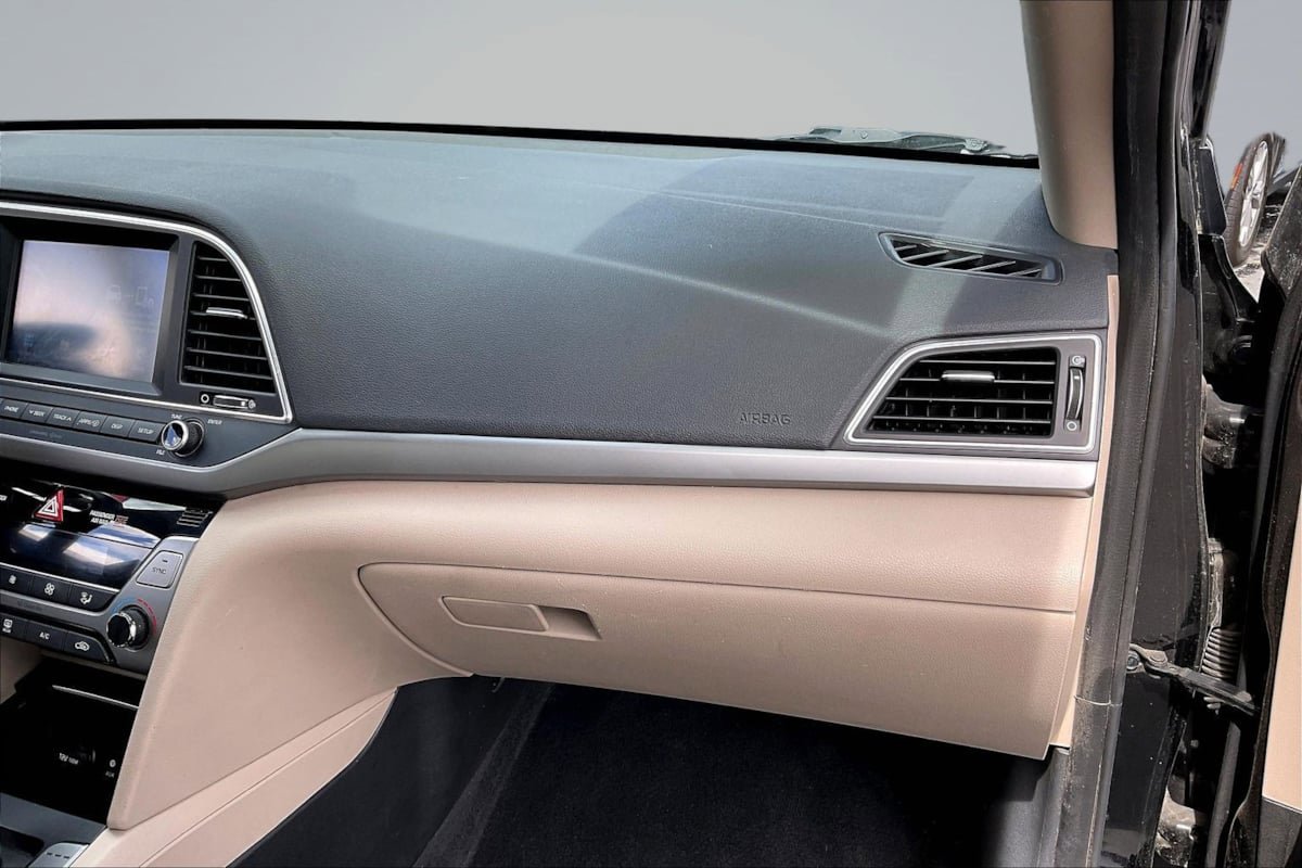 Used 2018 Hyundai Elantra Value Edition FWD image 17